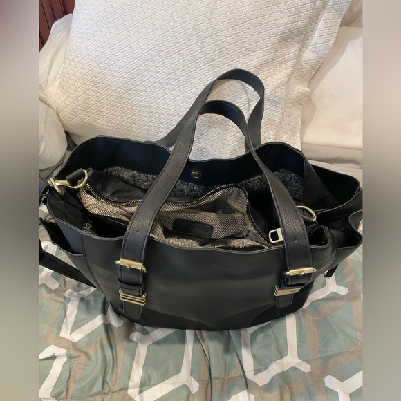 Steve Madden black large tote purse with built in bag with many zippers - Picture 6 of 12